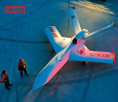 新知客雜志：無(wú)人機(jī)變身空中機(jī)器人
